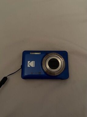 Kodak Blue Point-and-Shoot Digital Camera with 5x Zoom